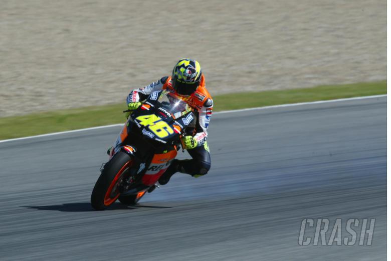 23438[1] - autospeednews.com - Rossi: 15 years ago MotoGP was more romantic!