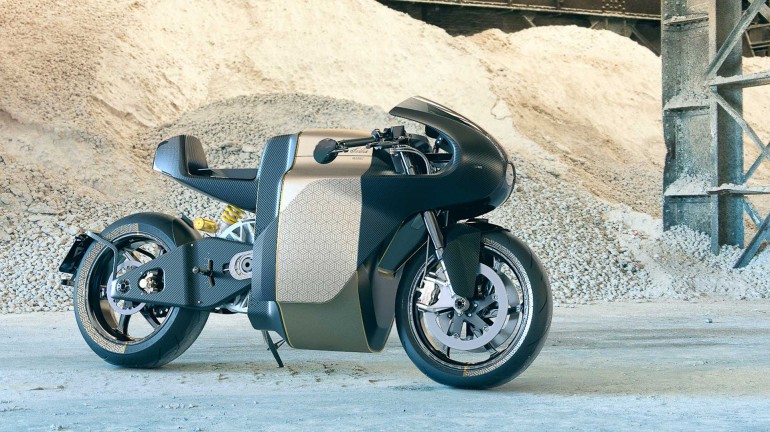 unnamed-3-770×432[1] - autospeednews.com - Saroléa Manx7 Electric Superbike Hits the Streets