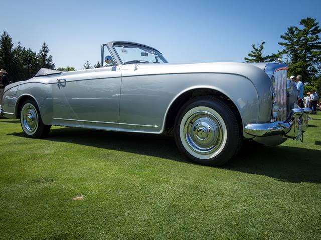 CoA2018-BulletBentley-1[1] - autospeednews.com - This 1958 Bentley, once stolen by Saddam Hussein, has returned to its original glory